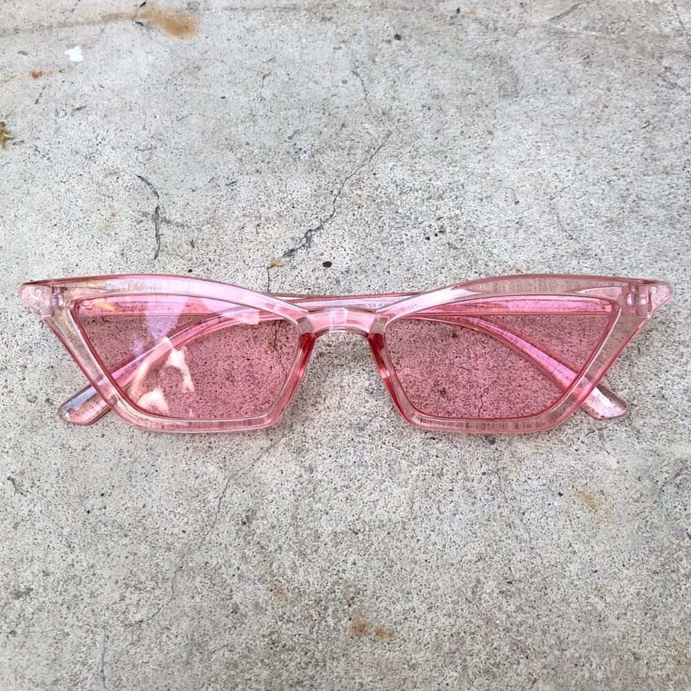 5/$25♥️ Cat eye pink/nude Clear Lucite glasses - Picture 8 of 8